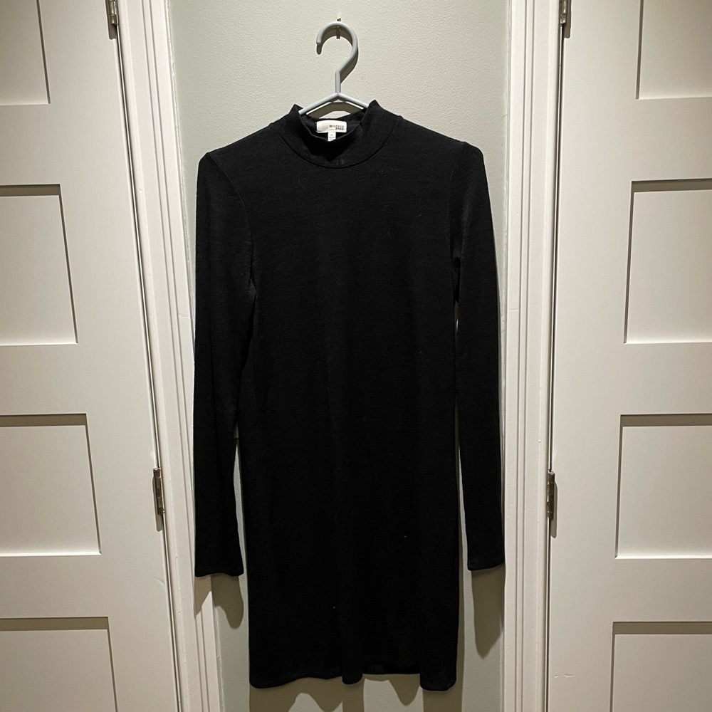 Wilfred Free Black Dress with V cutout